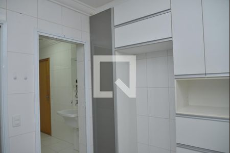 Apartamento à venda com 110m², 3 quartos e 2 vagasCozinha - Armários