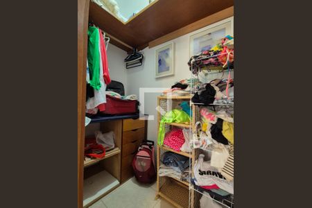 Apartamento para alugar com 380m², 5 quartos e 3 vagasCloset da suíte 2