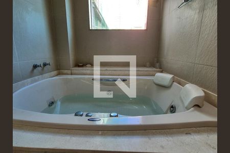 Apartamento para alugar com 380m², 5 quartos e 3 vagasBanheiro da Suíte 4