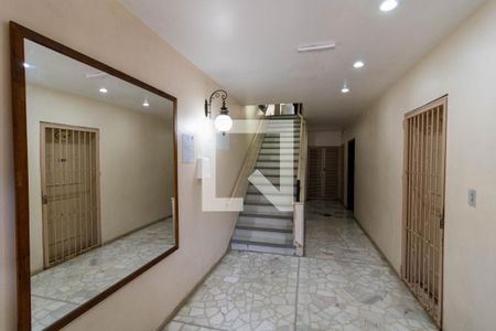 Apartamento à venda com 92m², 2 quartos e 1 vagaHall de entrada