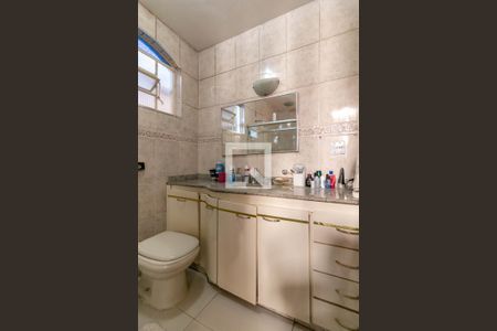 Casa à venda com 350m², 3 quartos e 4 vagasBanheiro 1