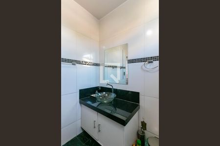 Casa à venda com 350m², 3 quartos e 4 vagasBanheiro 2