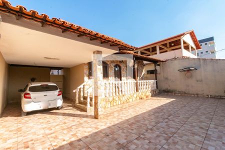 Casa à venda com 350m², 3 quartos e 4 vagasÁrea Externa