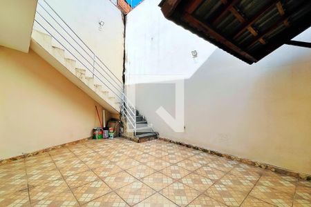 Casa à venda com 147m², 2 quartos e 3 vagas Casa à venda com 147m², 2 quartos e 3 vagasÁrea externa