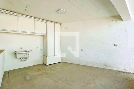 Casa à venda com 147m², 2 quartos e 3 vagas Casa à venda com 147m², 2 quartos e 3 vagasÁrea de Serviço