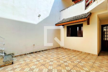 Área externa de casa à venda com 2 quartos, 147m² em Jardim Divinolândia, Guarulhos
