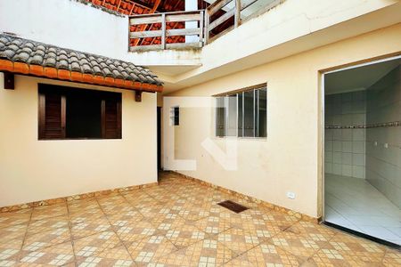 Casa à venda com 147m², 2 quartos e 3 vagas Casa à venda com 147m², 2 quartos e 3 vagasÁrea externa