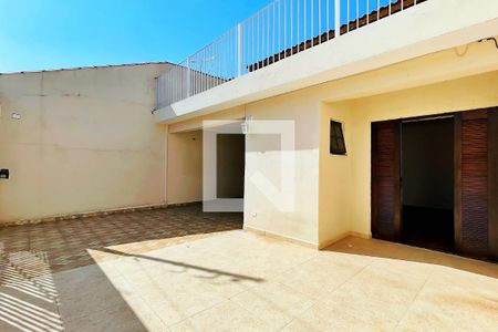 Casa à venda com 147m², 2 quartos e 3 vagas Casa à venda com 147m², 2 quartos e 3 vagasGaragem