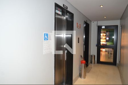 Studio à venda com 21m², 1 quarto e sem vagaElevadores