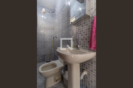 Casa à venda com 220m², 3 quartos e 2 vagasBanheiro