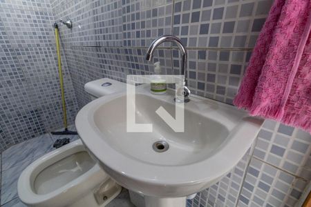 Casa à venda com 220m², 3 quartos e 2 vagasBanheiro