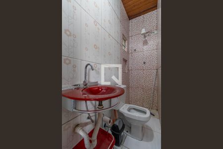 Casa à venda com 220m², 3 quartos e 2 vagasBanheiro Suíte 1