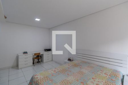 Casa à venda com 220m², 3 quartos e 2 vagasSuíte 2