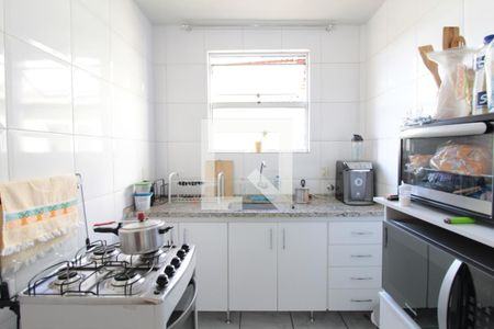 Apartamento à venda com 93m², 2 quartos e 2 vagasCozinha e Área de Serviço