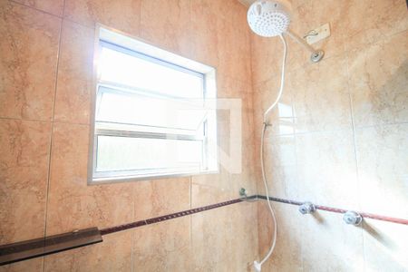 Casa à venda com 341m², 7 quartos e 2 vagas Casa à venda com 341m², 7 quartos e 2 vagasEdícula - Banheiro