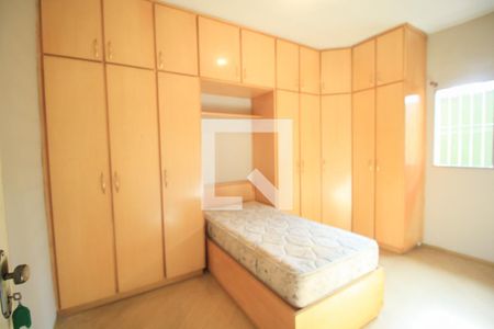 Casa à venda com 341m², 7 quartos e 2 vagas Casa à venda com 341m², 7 quartos e 2 vagasQuarto 3