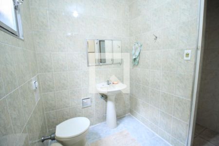 Casa à venda com 341m², 7 quartos e 2 vagas Casa à venda com 341m², 7 quartos e 2 vagasBanheiro de Serviço