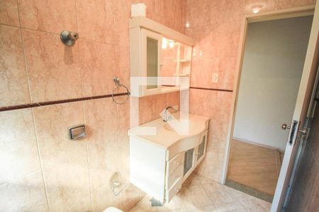 Casa à venda com 341m², 7 quartos e 2 vagas Casa à venda com 341m², 7 quartos e 2 vagasEdícula - Banheiro