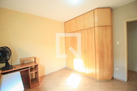 Casa à venda com 341m², 7 quartos e 2 vagas Casa à venda com 341m², 7 quartos e 2 vagasEdícula - Quarto 2