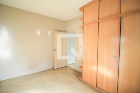 Casa à venda com 341m², 7 quartos e 2 vagas Casa à venda com 341m², 7 quartos e 2 vagasQuarto 2