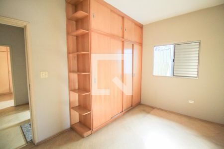 Casa à venda com 341m², 7 quartos e 2 vagas Casa à venda com 341m², 7 quartos e 2 vagasQuarto 2