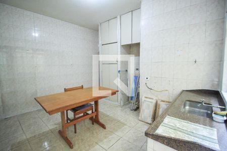 Casa à venda com 341m², 7 quartos e 2 vagas Casa à venda com 341m², 7 quartos e 2 vagasCozinha