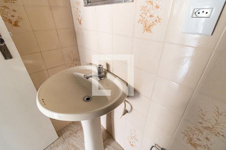 Banheiro de casa para alugar com 1 quarto, 40m² em Parque Fongaro, São Paulo