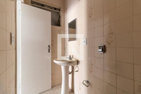 Banheiro de casa para alugar com 1 quarto, 40m² em Parque Fongaro, São Paulo