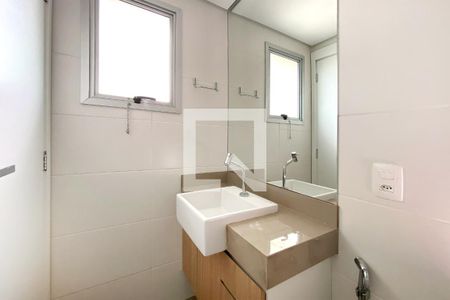 Banheiro da Suíte 1 de apartamento para alugar com 2 quartos, 60m² em São Lucas, Belo Horizonte