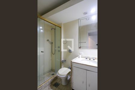 Apartamento para alugar com 217m², 4 quartos e 2 vagasBanheiro social