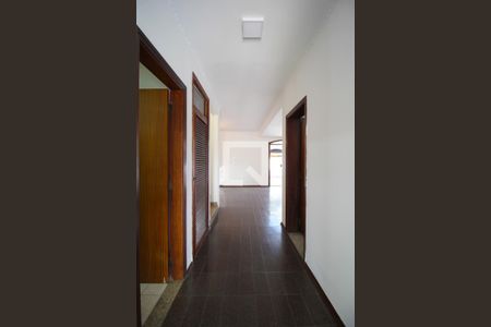 Casa de condomínio à venda com 209m², 3 quartos e 4 vagasCorredor