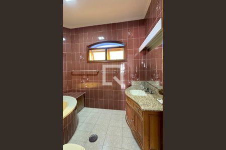 Casa de condomínio à venda com 209m², 3 quartos e 4 vagasBanheiro da Suíte 1