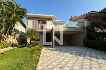 Casa de condomínio à venda com 209m², 3 quartos e 4 vagasFachada