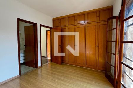 Casa de condomínio à venda com 209m², 3 quartos e 4 vagasSuíte 2