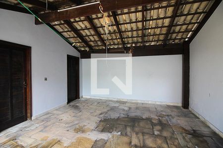 Casa à venda com 300m², 3 quartos e 6 vagasGaragem