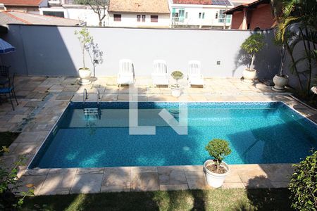Casa à venda com 300m², 3 quartos e 6 vagasPiscina