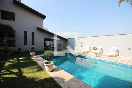 Casa à venda com 300m², 3 quartos e 6 vagasPiscina