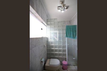 Casa à venda com 300m², 3 quartos e 6 vagasQuarto 2 - Suíte Banheiro