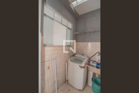 Casa à venda com 159m², 5 quartos e 2 vagas Casa à venda com 159m², 5 quartos e 2 vagasÁrea de serviço