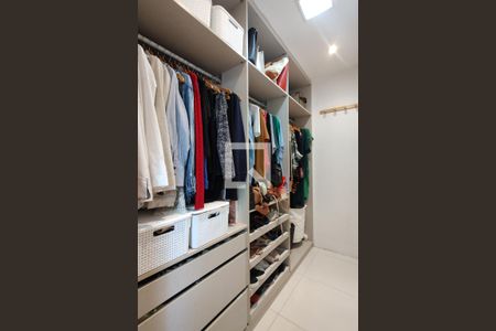 Apartamento à venda com 150m², 2 quartos e 2 vagasCloset da suíte