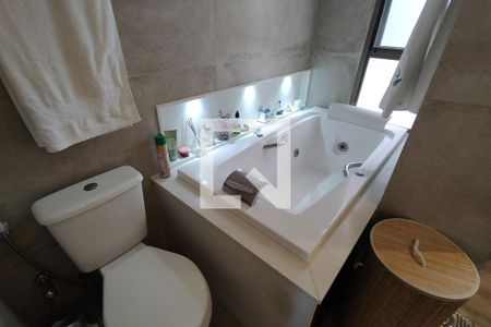 Apartamento à venda com 150m², 2 quartos e 2 vagasBanheiro da Suíte