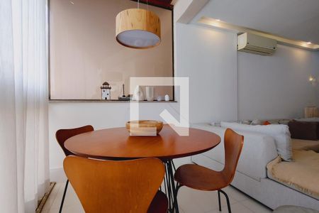 Apartamento à venda com 150m², 2 quartos e 2 vagasSala