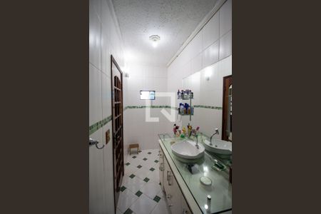 Casa à venda com 264m², 3 quartos e 6 vagas Casa à venda com 264m², 3 quartos e 6 vagasBanheiro 1