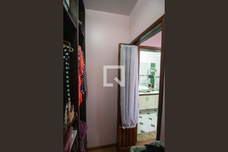 Casa à venda com 264m², 3 quartos e 6 vagas Casa à venda com 264m², 3 quartos e 6 vagasQuarto 3 / Closset