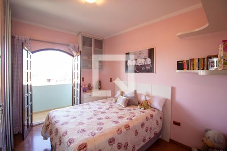 Casa à venda com 264m², 3 quartos e 6 vagas Casa à venda com 264m², 3 quartos e 6 vagasQuarto 2