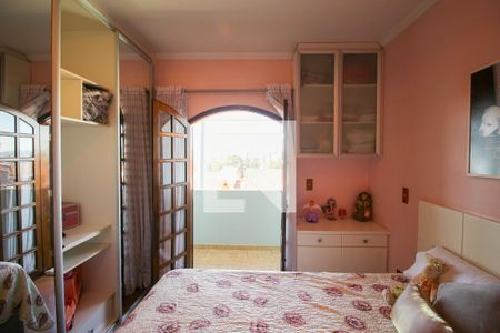 Casa à venda com 264m², 3 quartos e 6 vagas Casa à venda com 264m², 3 quartos e 6 vagasQuarto 2