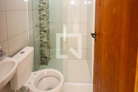 Banheiro de apartamento para alugar com 2 quartos, 36m² em Vila Antonieta, São Paulo