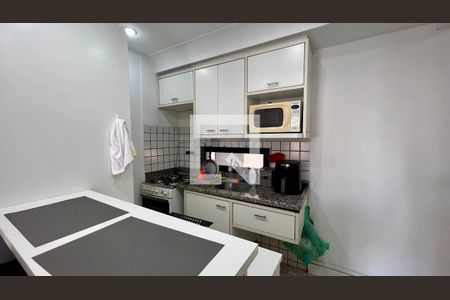 Apartamento à venda com 36m², 1 quarto e 1 vaga Apartamento à venda com 36m², 1 quarto e 1 vagaCozinha