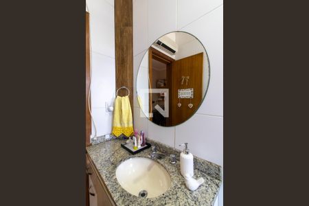 Casa de condomínio à venda com 104m², 2 quartos e 2 vagasBanheiro