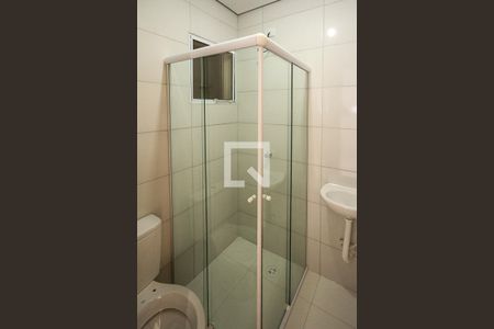 Banheiro de apartamento para alugar com 1 quarto, 29m² em Vila Antonieta, São Paulo